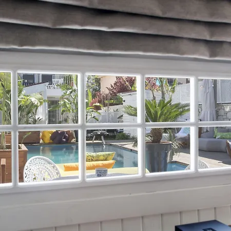 Szálloda The Six 5*