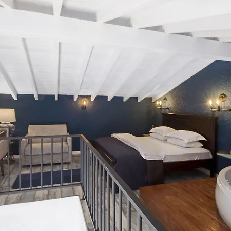 The Six Szálloda Alacati