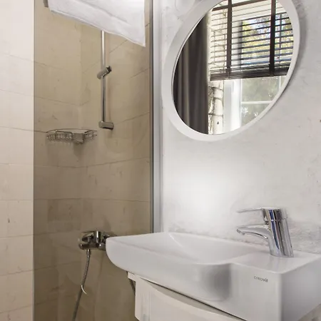 The Six Szálloda Alacati