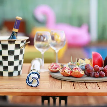 Szálloda The Six 5*