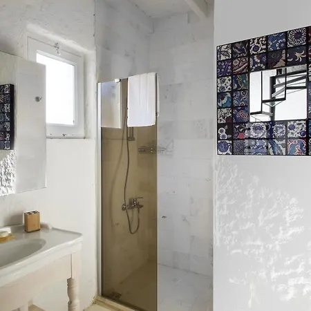 Szálloda The Six 5*