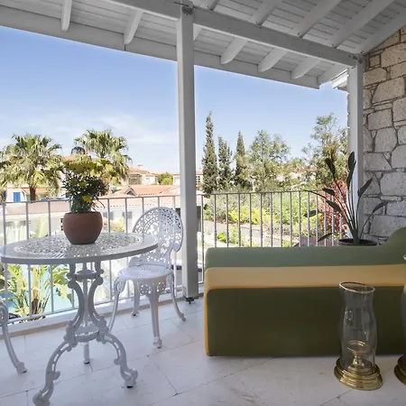 Szálloda The Six 5*