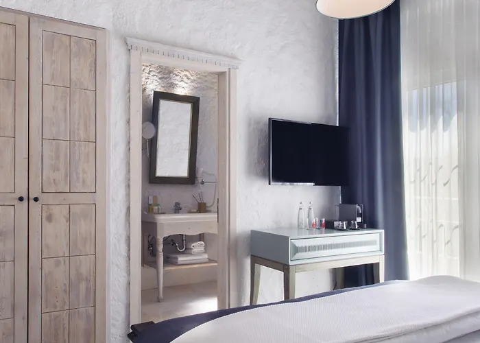 The Six Hotel 5*